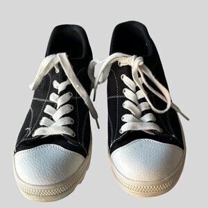 Skechers Women's Black & White Casual Lace Up Sneakers Size  9